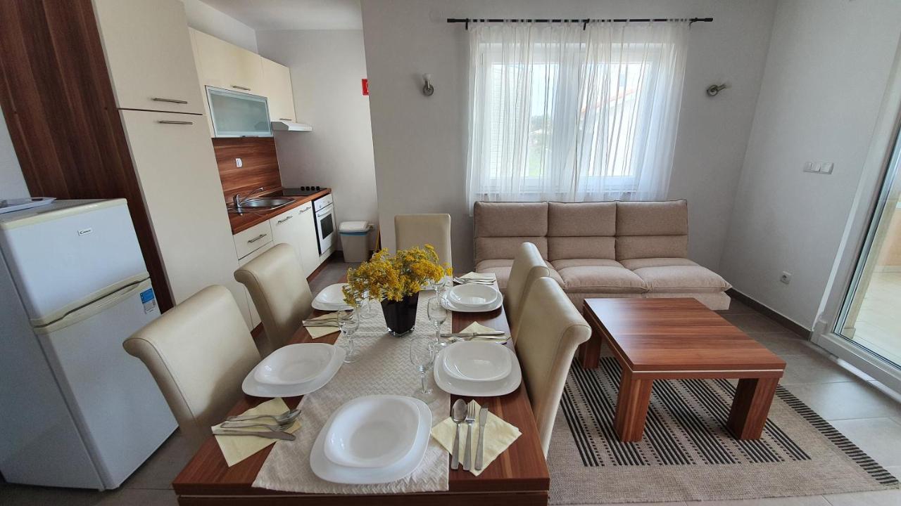 Apartments Augustin Pag Town Bagian luar foto