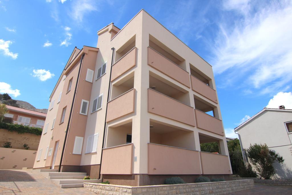 Apartments Augustin Pag Town Bagian luar foto